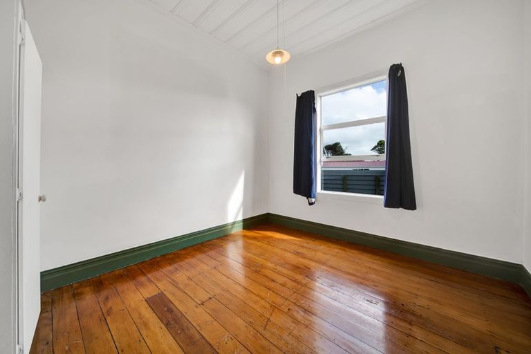 Photo of property in 176 Glover Road, Hawera, 4610