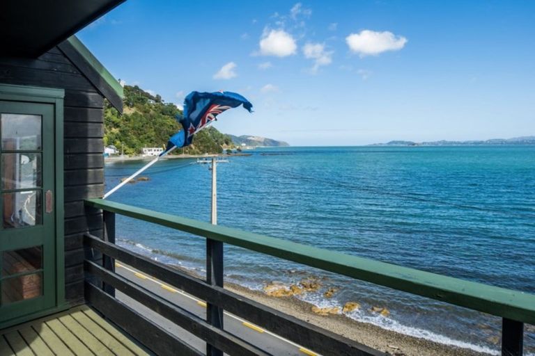 Photo of property in 415 Marine Drive, Mahina Bay, Lower Hutt, 5013