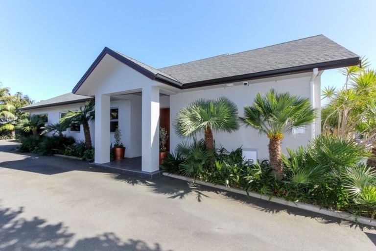 Photo of property in 20 Mangorei Road, Strandon, New Plymouth, 4312