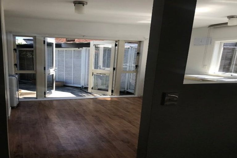 Photo of property in 8 Boyd Avenue, Mangere Bridge, Auckland, 2022