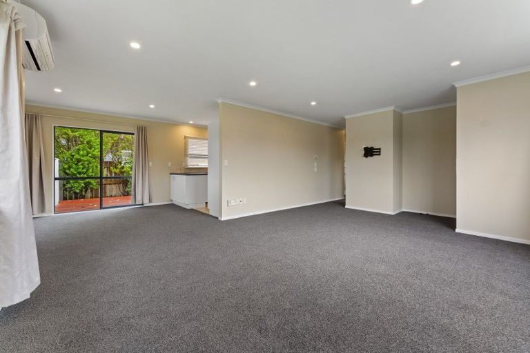 Photo of property in 37 Dahlstrom Grove, Kelvin Grove, Palmerston North, 4414