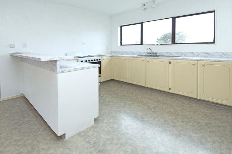 Photo of property in 42 Elliston Crescent, Stanmore Bay, Whangaparaoa, 0932