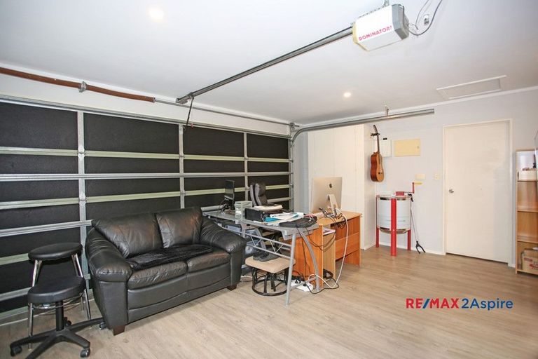Photo of property in 33 Margarita Rise, Pukekohe, 2120