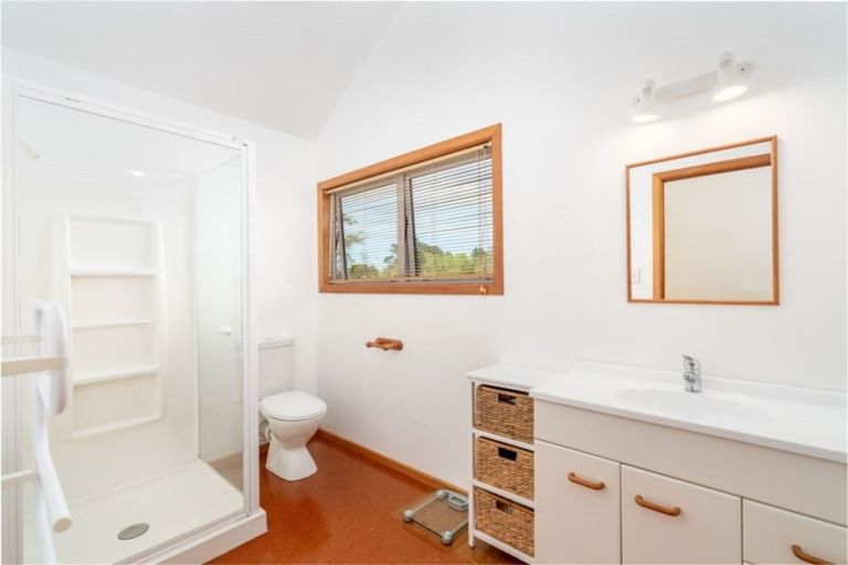 Photo of property in 164 Motu Road, Kumeu, 0891