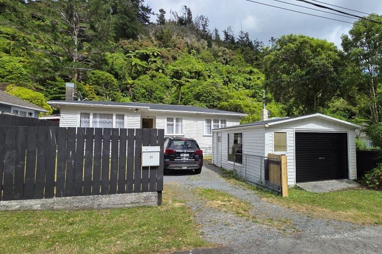 Photo of property in 52 Sunny Grove, Wainuiomata, Lower Hutt, 5014