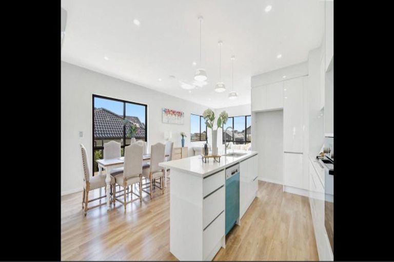 Photo of property in 53 Twin Parks Rise, Papakura, 2110