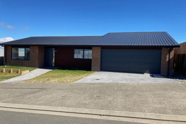 Photo of property in 85 Cedarwood Street, Woodridge, Wellington, 6037