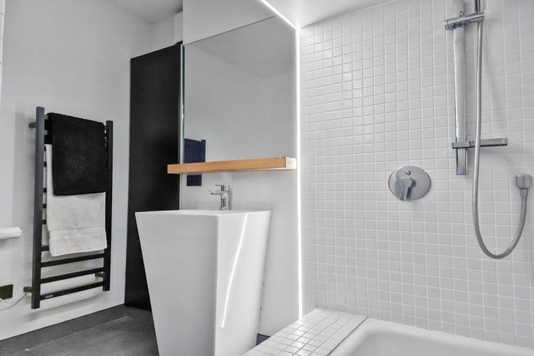 Photo of property in 64a Orangi Kaupapa Road, Northland, Wellington, 6012