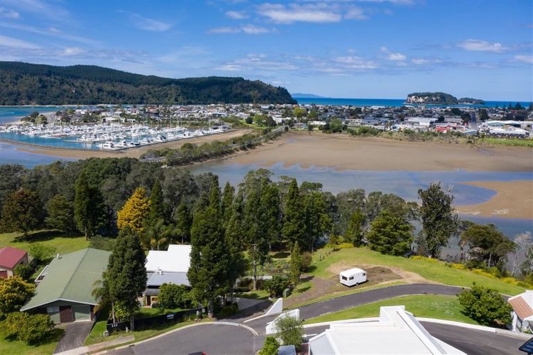 Photo of property in 122 Waireka Place, Whangamata, 3620