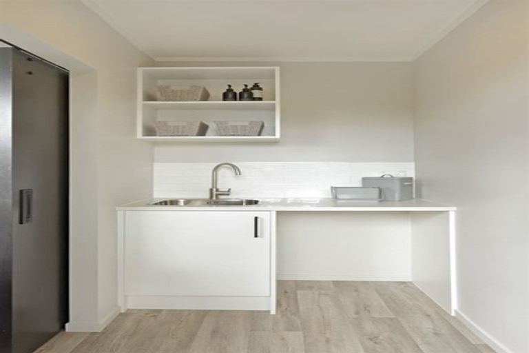 Photo of property in 7/1 Pine Street, New Lynn, Auckland, 0600