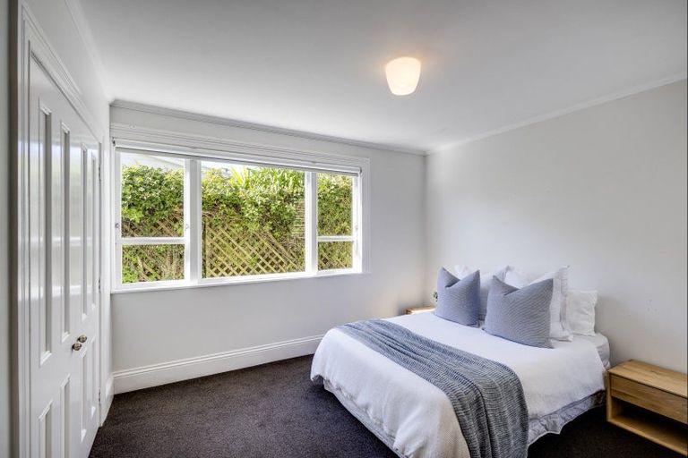 Photo of property in 12 Hadfield Terrace, Bluff Hill, Napier, 4110