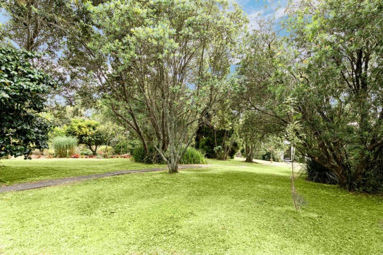 Photo of property in 10 Rock Isle Road, Torbay, Auckland, 0630