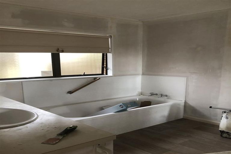 Photo of property in 3/16 Evans Road, Glen Eden, Auckland, 0602