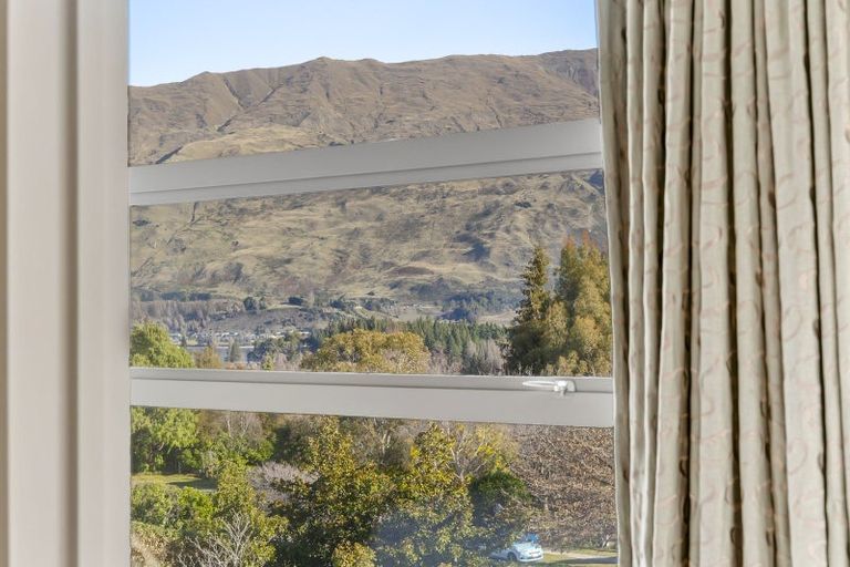 Photo of property in 6 Clearview Street, Wanaka, 9305