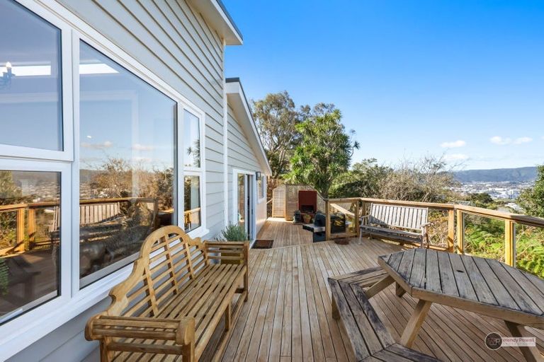 Photo of property in 10 Chestnut Grove, Maungaraki, Lower Hutt, 5010