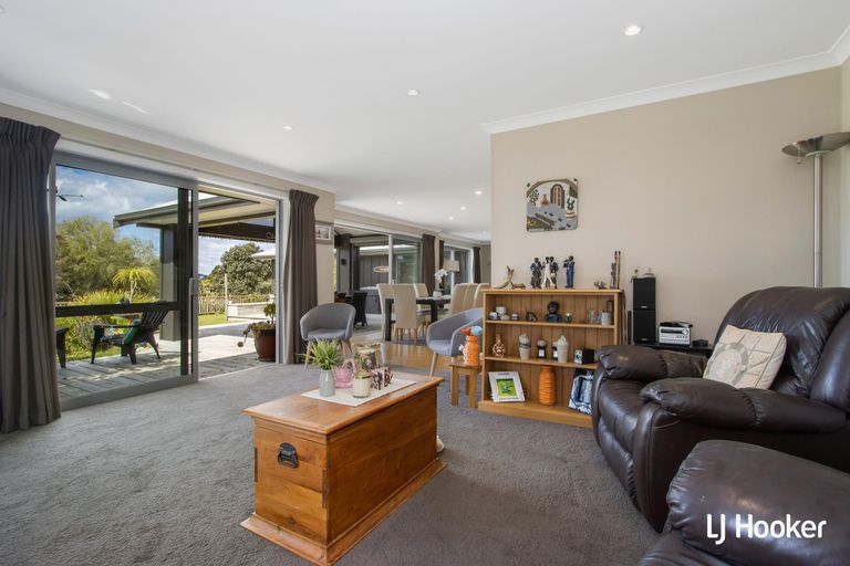 Photo of property in 17 Browns Drive, Waihi Beach, 3611