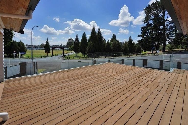 Photo of property in 163 Lake Crescent, Hamilton Lake, Hamilton, 3204