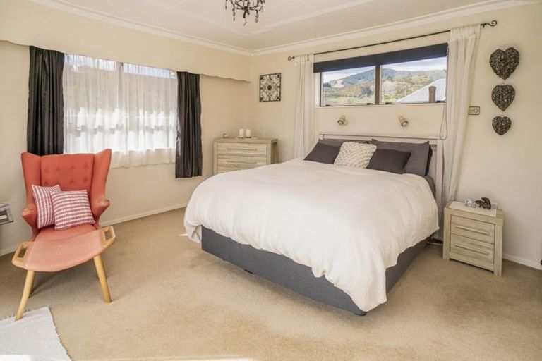 Photo of property in 24 Nikau Street, Stoke, Nelson, 7011