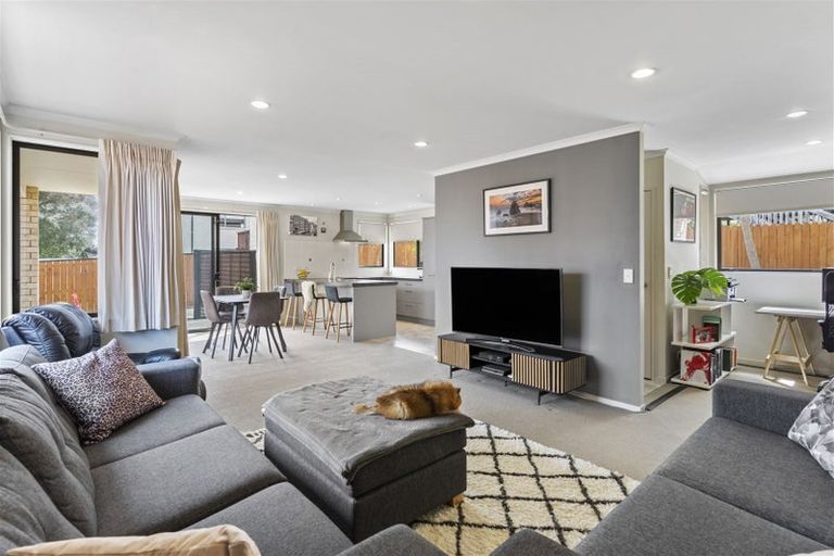 Photo of property in 48a Lewisham Street, Highland Park, Auckland, 2010