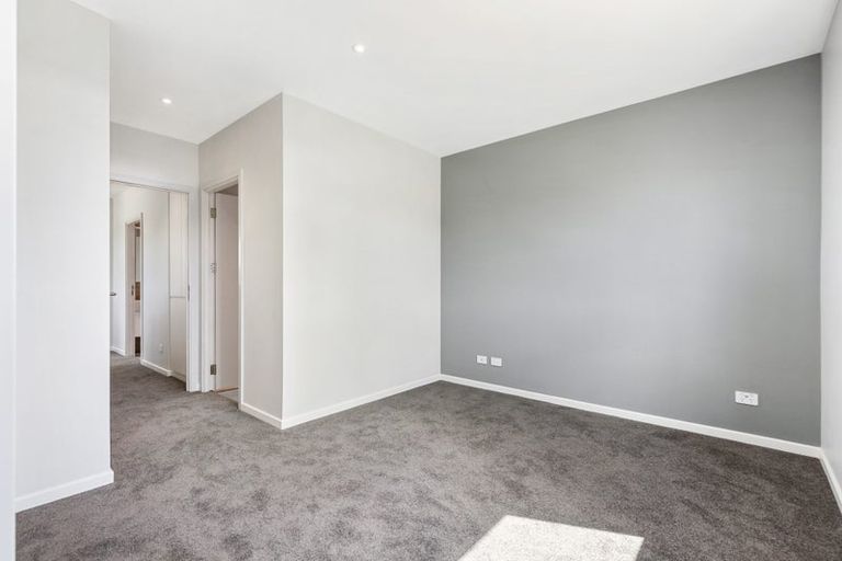 Photo of property in 35 Otuwairoa Esplanade, Opaheke, 2113