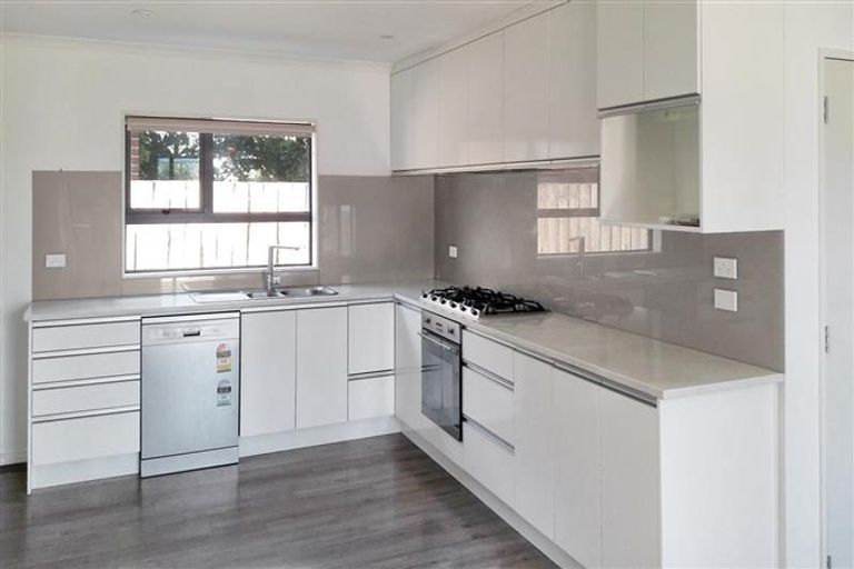 Photo of property in 63a Archibald Road, Kelston, Auckland, 0602