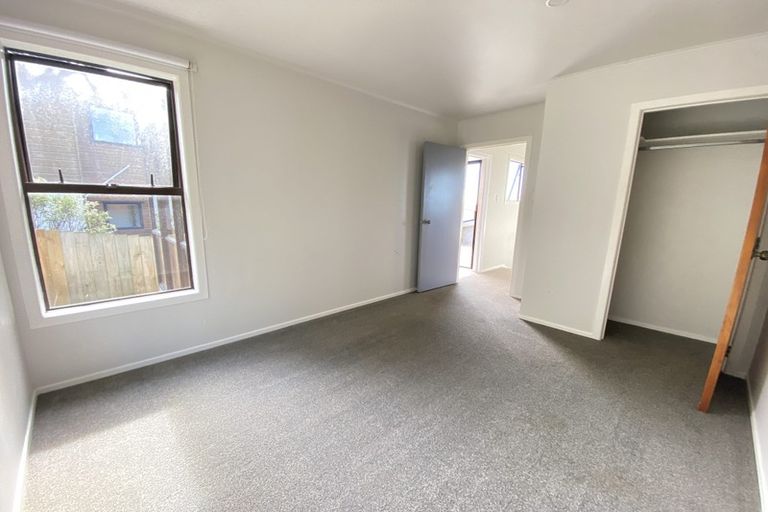 Photo of property in 54 Potter Avenue, Northcote, Auckland, 0627