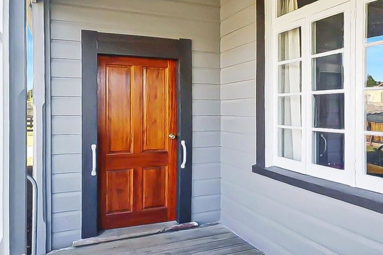 Photo of property in 10 Rira Street, Marton, 4710