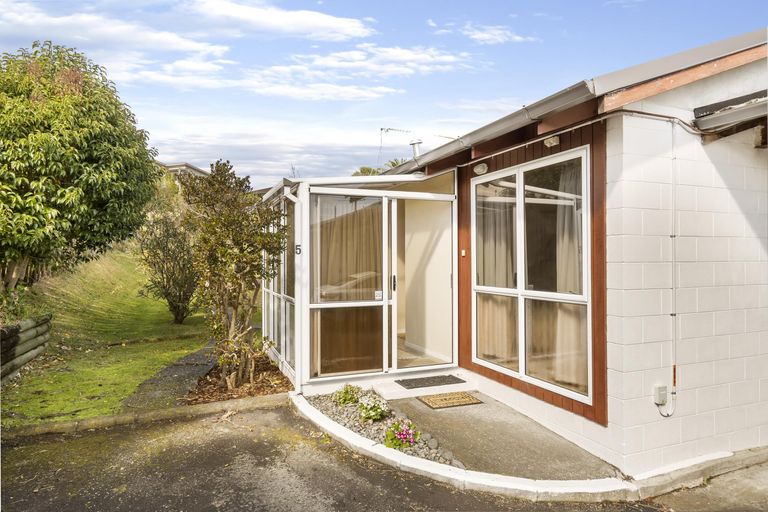 Photo of property in 5/6 Bond Crescent, Forrest Hill, Auckland, 0620