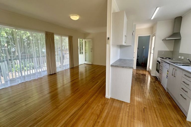 Photo of property in 13 Lucinda Place, Glen Eden, Auckland, 0602