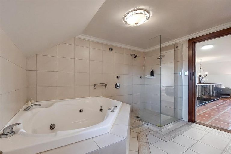 Photo of property in Summerhouse Cottages, Unit 201, 1/3 Quiet Woman Way, Monaco, Nelson, 7011