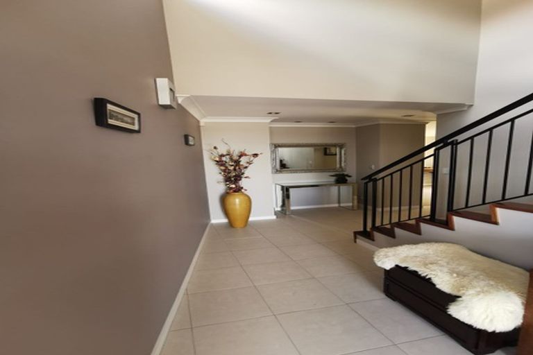 Photo of property in 67 San Valentino Drive, Henderson, Auckland, 0612