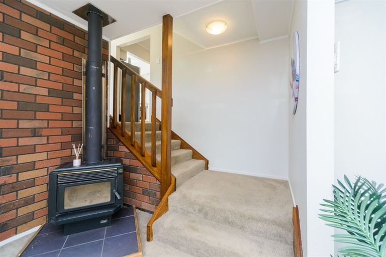 Photo of property in 120 Atawhai Road, Fitzherbert, Palmerston North, 4410