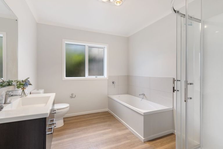 Photo of property in 2/55 Verran Road, Birkenhead, Auckland, 0626