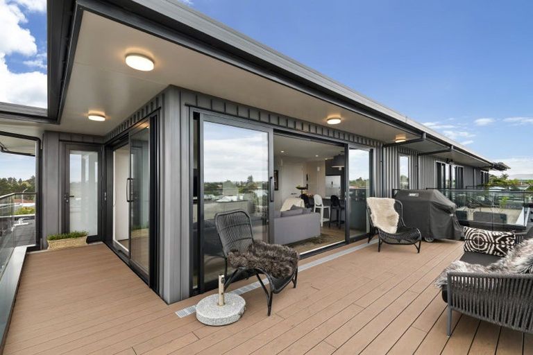 Photo of property in 303/9 Walmer Road, Point Chevalier, Auckland, 1022