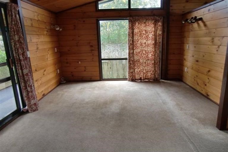 Photo of property in 6 Villa Place, Bell Block, New Plymouth, 4312