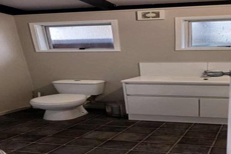 Photo of property in 109a Mokoia Road, Birkenhead, Auckland, 0626