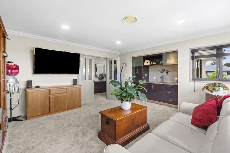 Photo of property in 176b Heta Road, Highlands Park, New Plymouth, 4312