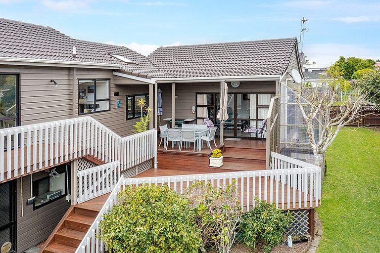 Photo of property in 16 Renoir Street, West Harbour, Auckland, 0618
