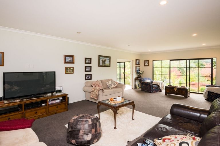 Photo of property in 350 Aokautere Drive, Aokautere, Palmerston North, 4471