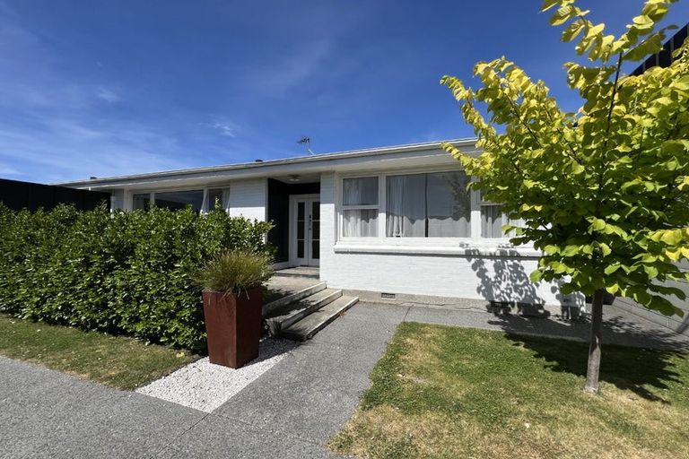 Photo of property in 2/69 Aikmans Road, Merivale, Christchurch, 8014