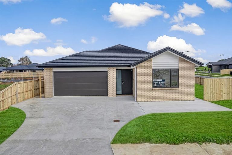 Photo of property in 5 Booker Drive, Tuakau, 2121