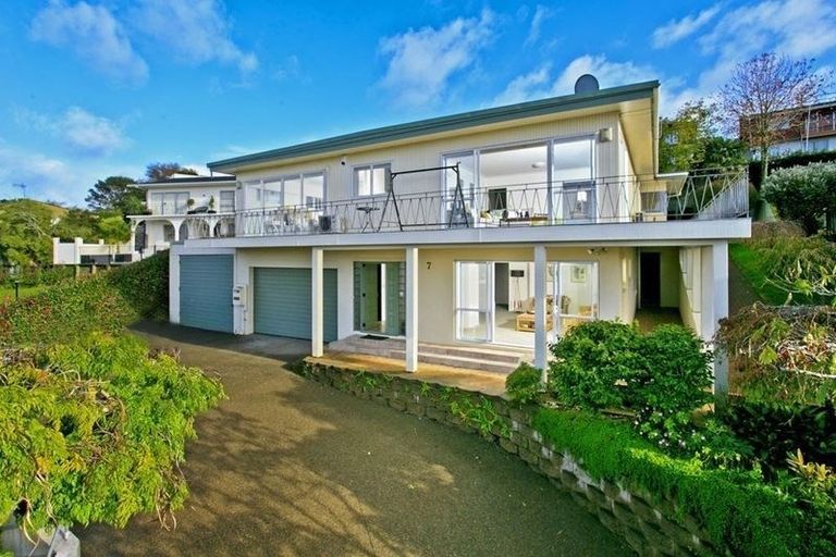 Photo of property in 7 Girrahween Drive, Totara Vale, Auckland, 0629