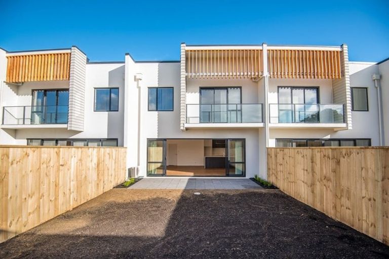 Photo of property in 61 Hayfield Way, Karaka, Papakura, 2113