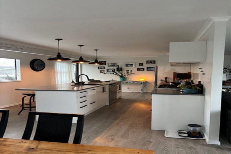 Photo of property in 105 Kaipara Portage Road, Riverhead, 0820