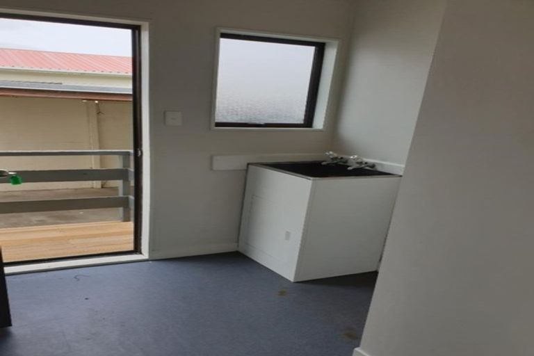 Photo of property in 2/27 Templeton Place, Clendon Park, Auckland, 2103