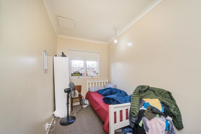 Photo of property in 5 Pahiatua Street, Hokowhitu, Palmerston North, 4410