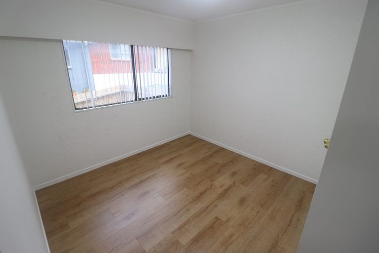 Photo of property in 2/177 Forrest Hill Road, Forrest Hill, Auckland, 0620