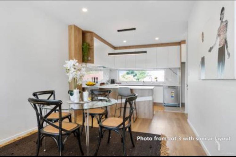 Photo of property in 6/26 Buscomb Avenue, Henderson, Auckland, 0610