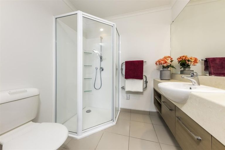 Photo of property in 37 The Track, Takanini, 2112