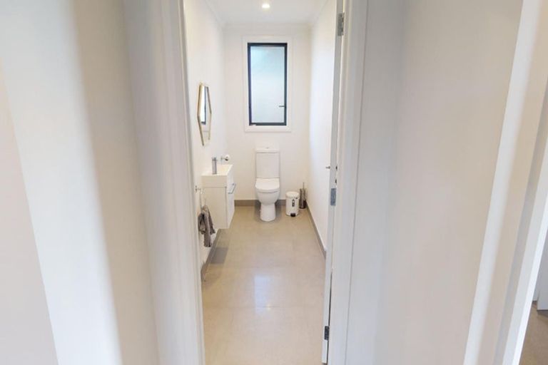 Photo of property in 8 Silicon Way, Fitzherbert, Palmerston North, 4410